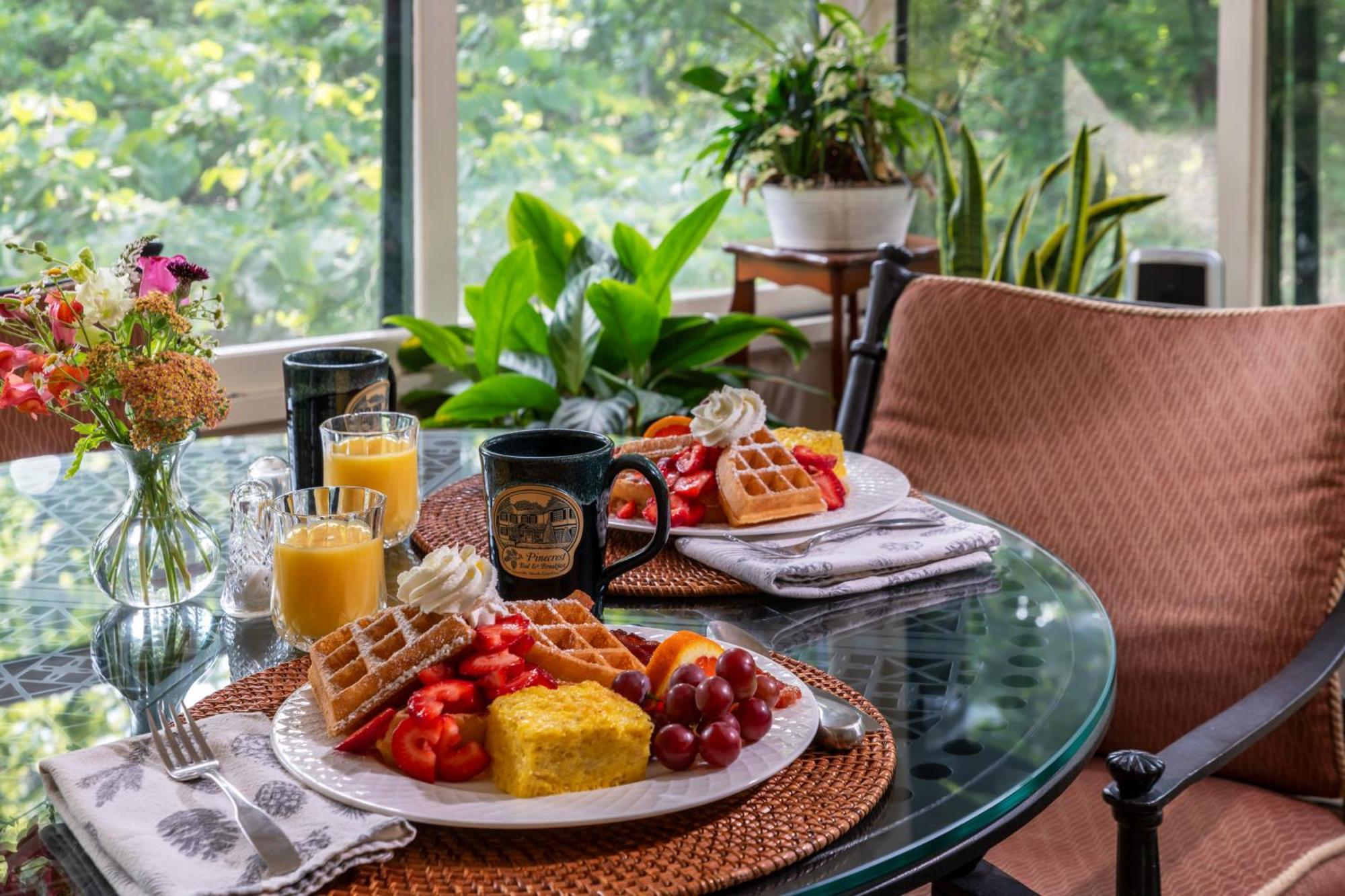 Pinecrest Bed & Breakfast Asheville Exterior foto